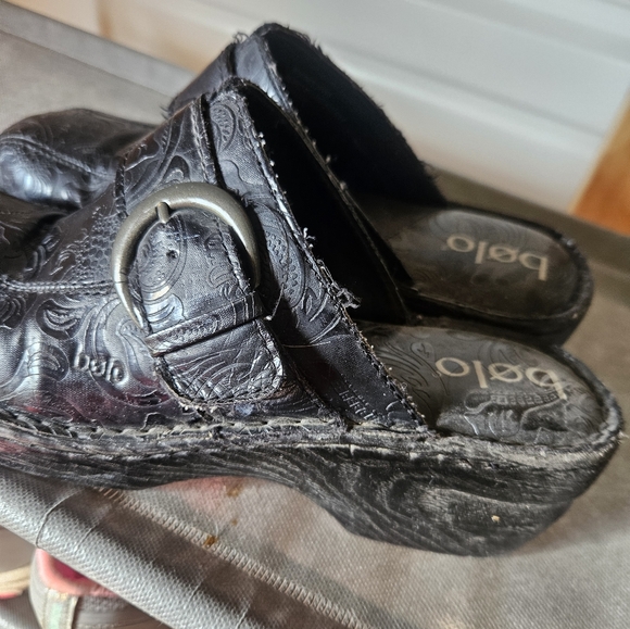 Women's Bolo Black Tooled Leather Clogs - Picture 2 of 5